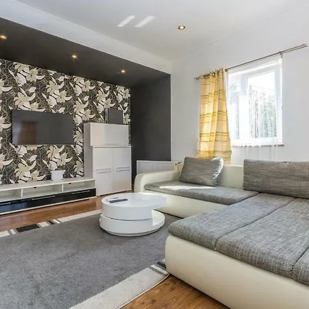 Holiday home Four Bedroom Holiday In *
