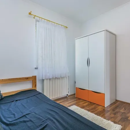 Four Bedroom Holiday In * Nedeščina