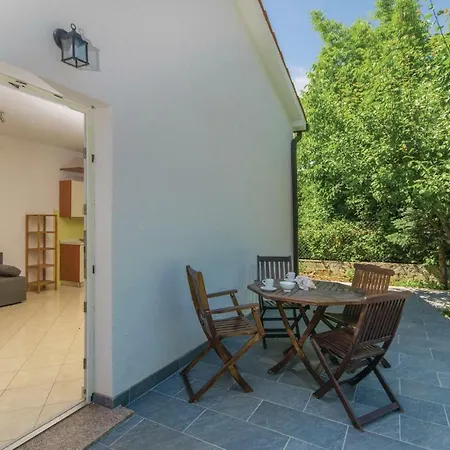 Four Bedroom Holiday In Nedeščina